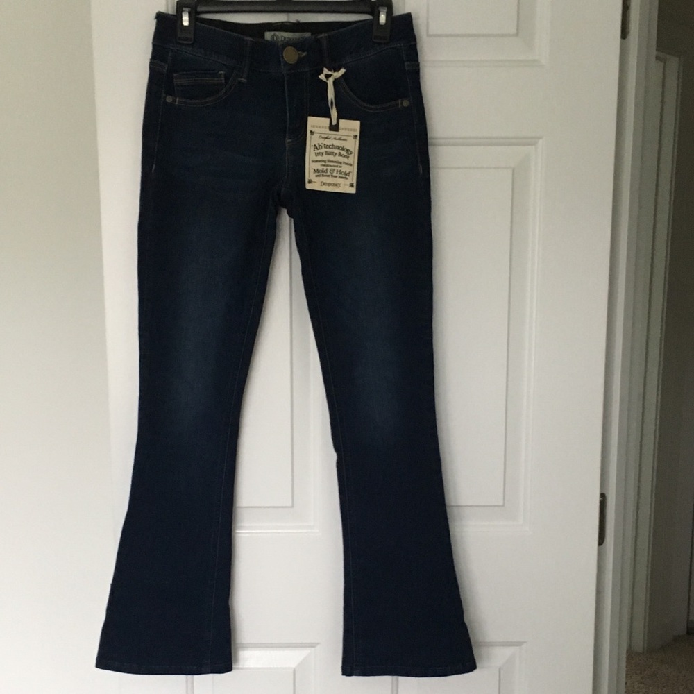 ✨ 3 for 25! NEW Democracy Itty Bitty Bootcut Jeans
